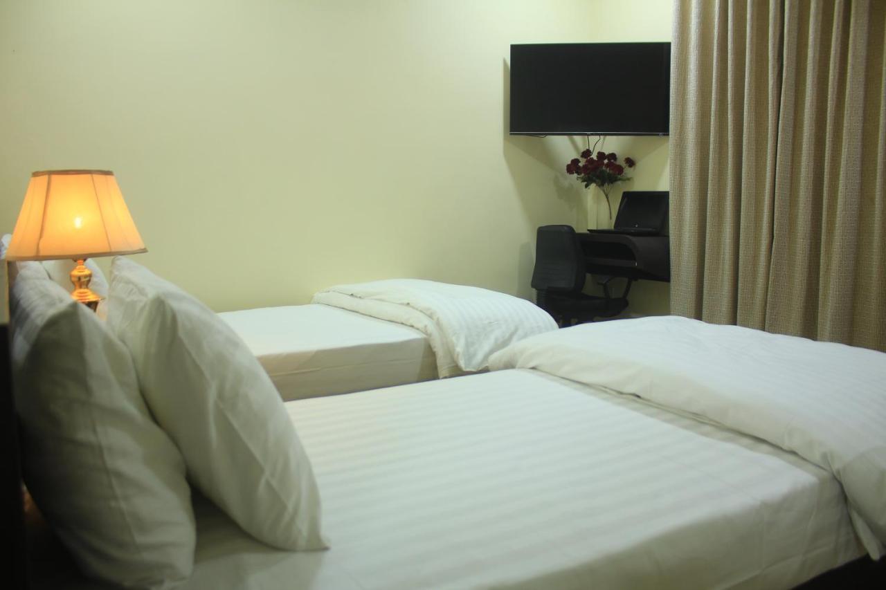Starlit Hotel - Gilgit Dış mekan fotoğraf