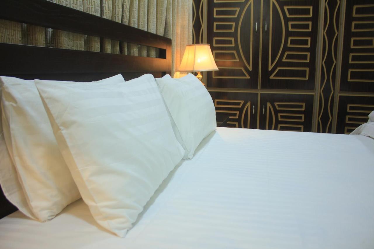 Starlit Hotel - Gilgit Dış mekan fotoğraf